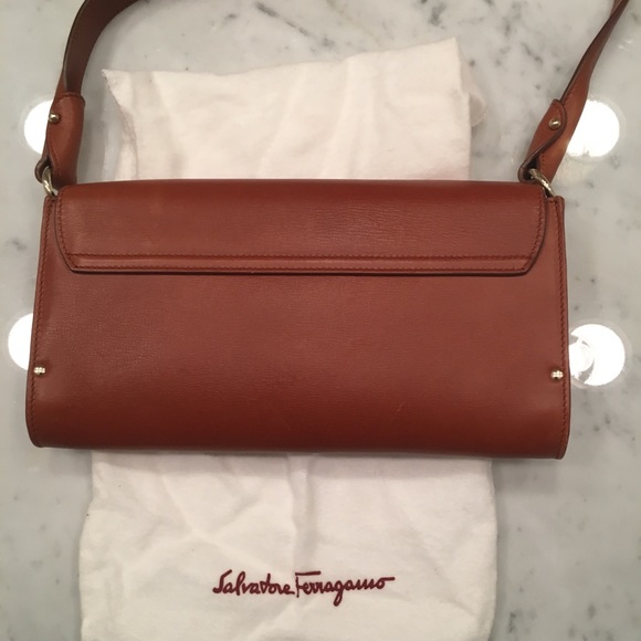 🎉HP🎉Ferragamo flap purse. Caramel color. - Picture 2 of 8